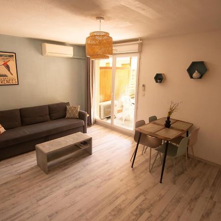 Le Petit Pyreneen - Centre; Terrasse; Parking ルルド エクステリア 写真